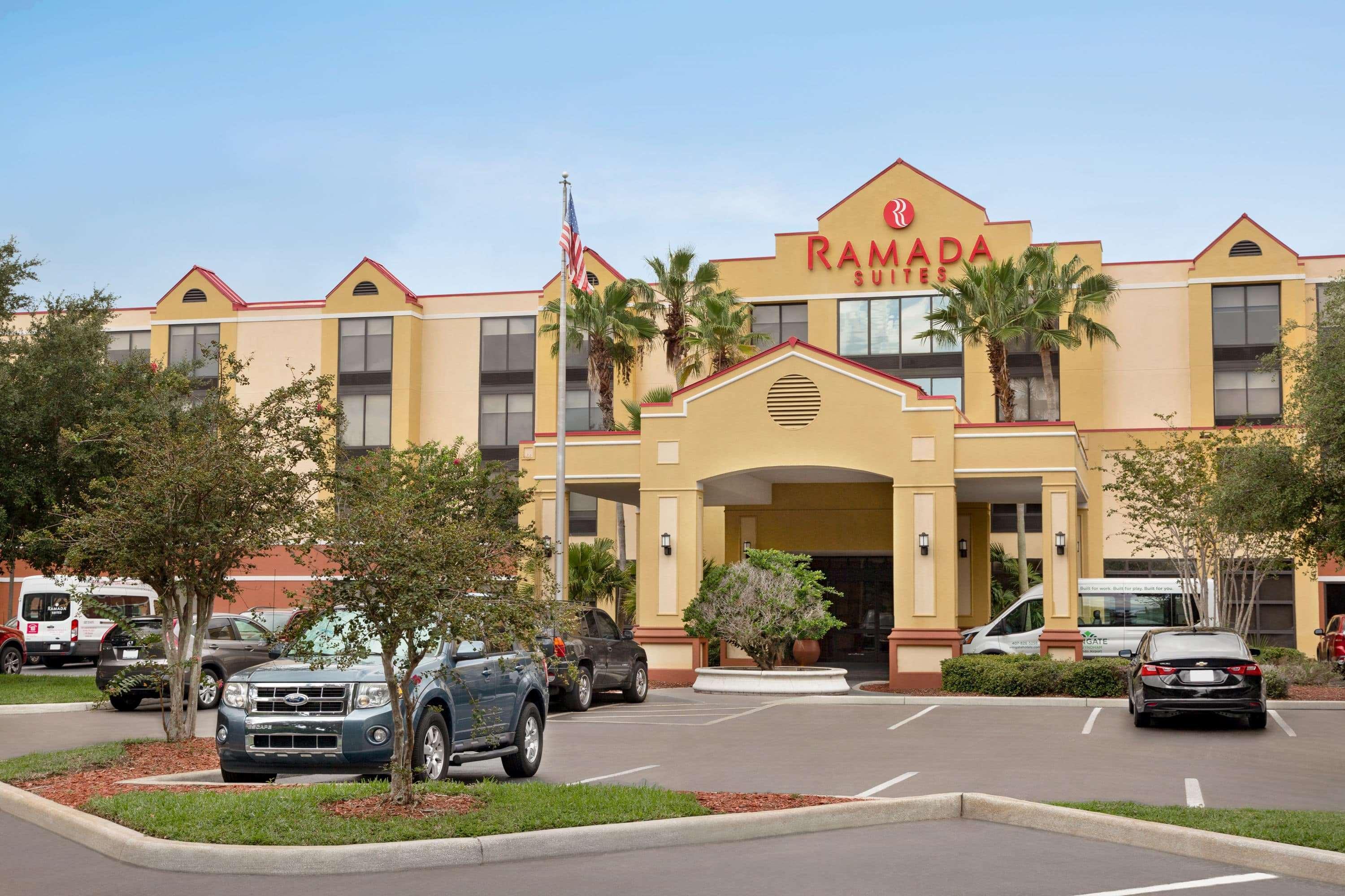 Ramada By Wyndham Suites Orlando Airport- Free Airport Shuttle Dış mekan fotoğraf